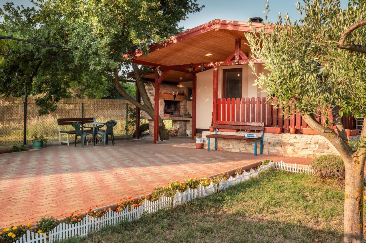 Funny House Villa Pula Exterior foto